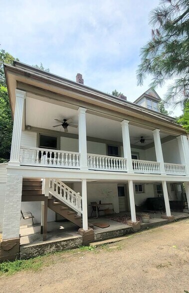 Front of structure - 1003 Middle Rd