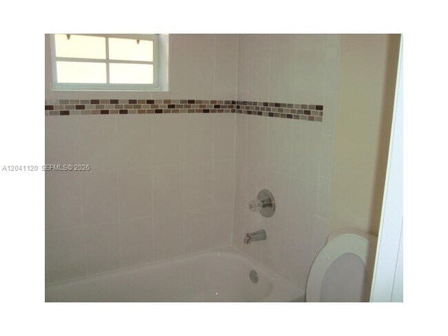 Building Photo - 286 Bridgeton Way