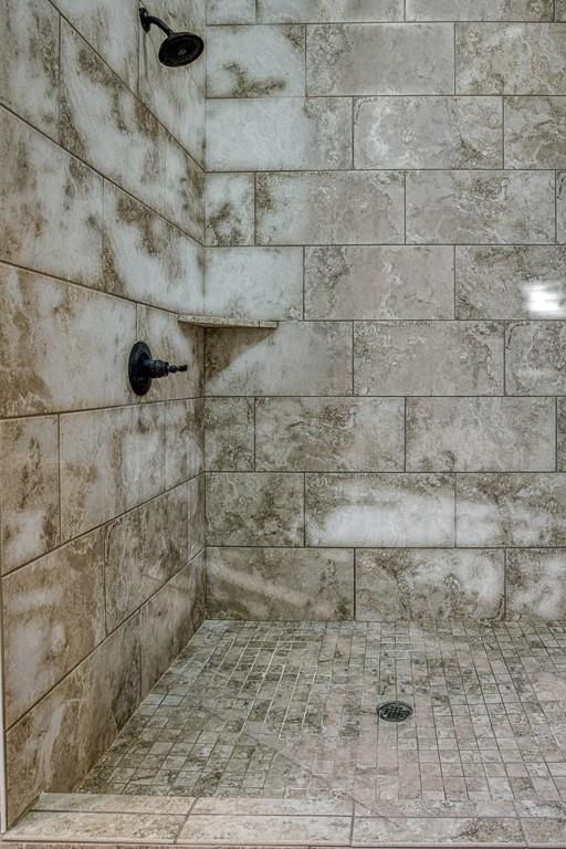 Building Photo - 807 Venice Ct