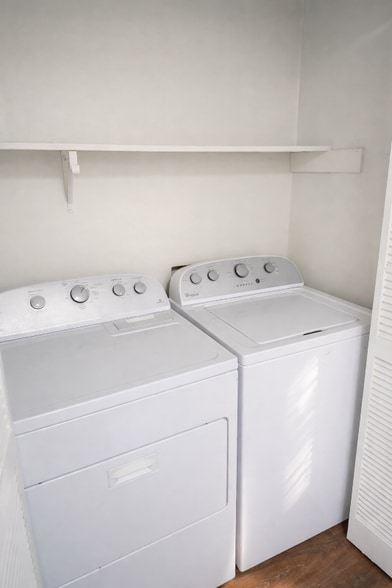 Building Photo - 5208 Windwood Ct