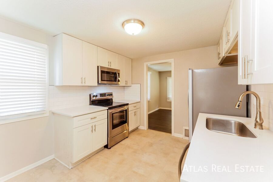 Building Photo - 9 W 89 Terrace