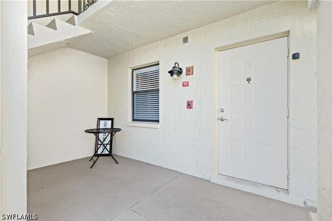 Building Photo - 8445 Charter Club Cir