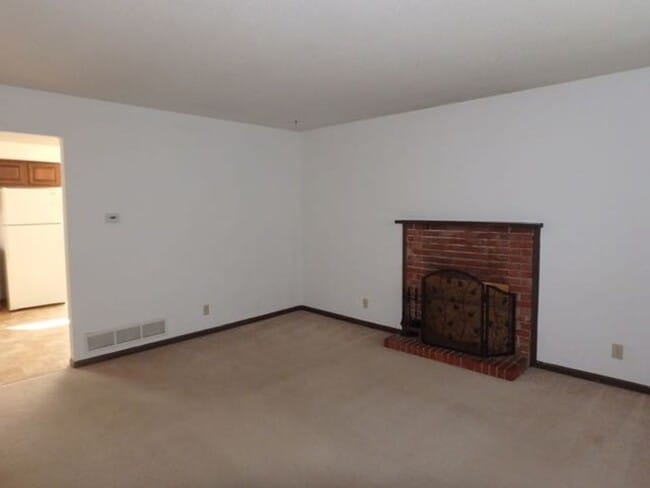 Building Photo - Nice 3 Bed 1.5 Bath Duplex SW Columbia!
