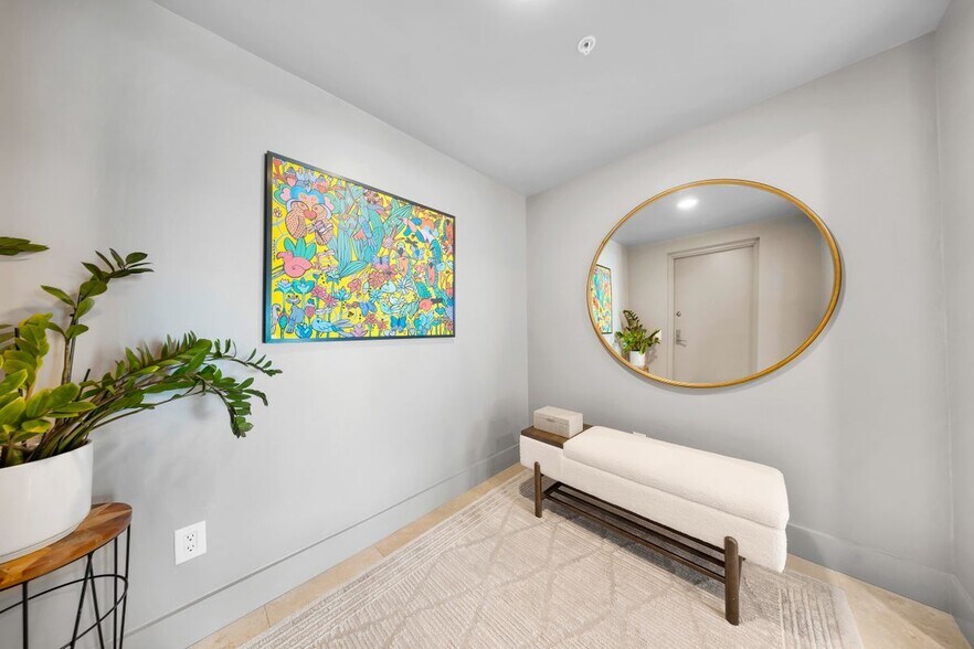 Building Photo - 14951 Royal Oaks Ln