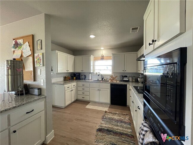 Building Photo - 6315 Beau Allen Ct