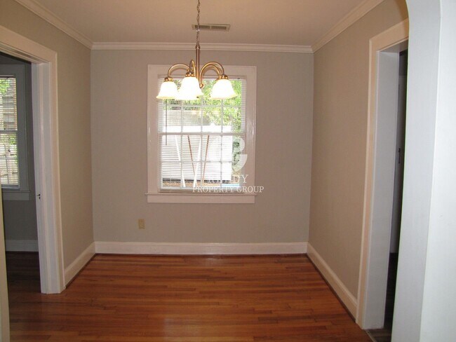 Building Photo - 304 Wilton St