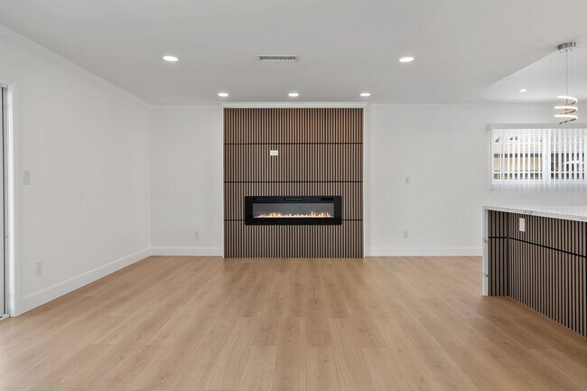 Building Photo - 9800 Geyser Ave