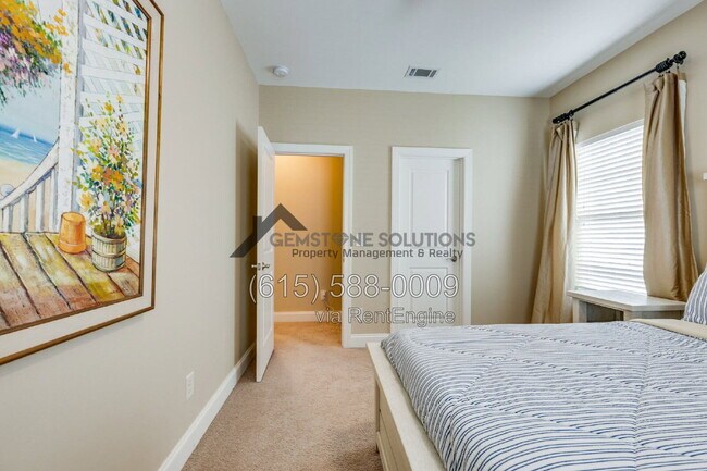 Building Photo - 1337 Moher Blvd
