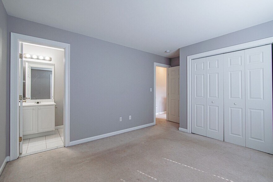 Building Photo - 157 Leeder Hill Dr
