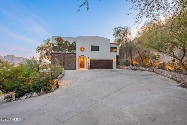 Building Photo - 7044 N Hillside Dr