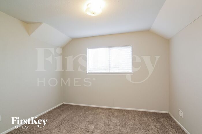 Building Photo - 2517 Leichester Dr