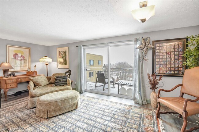 Building Photo - 10301 Lake Ave