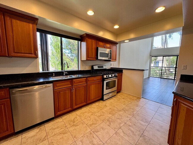 Building Photo - Large and Modern tri-level townhouse in Westwood minutes from Beverly Hills and UCLA
