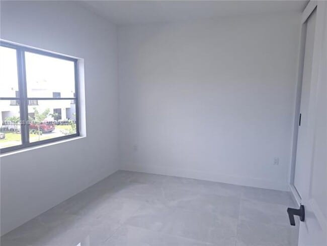 Building Photo - 1373 NW 1st St