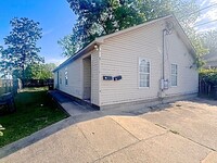 Building Photo - 1326 W Huntington Ave