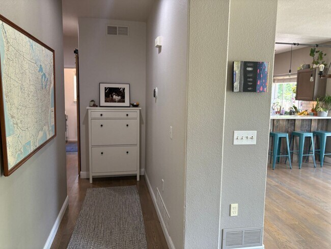 Building Photo - High-End 4 Bed 3.5 Bath Home Next to Arapa...