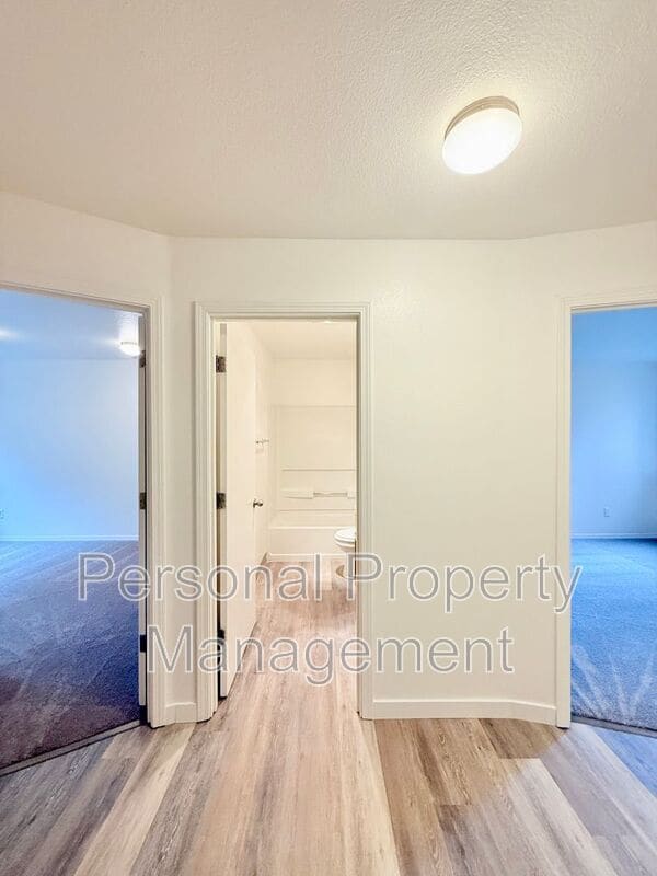 Building Photo - 3412 NE 66th Ave