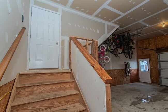 Building Photo - 625 Devon Dr
