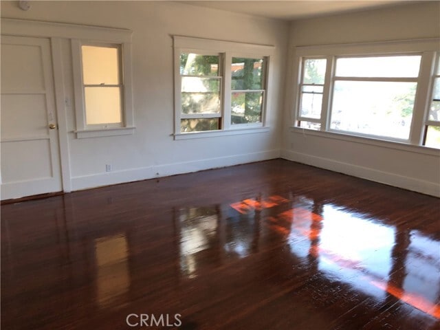 Building Photo - 342 E 8th St