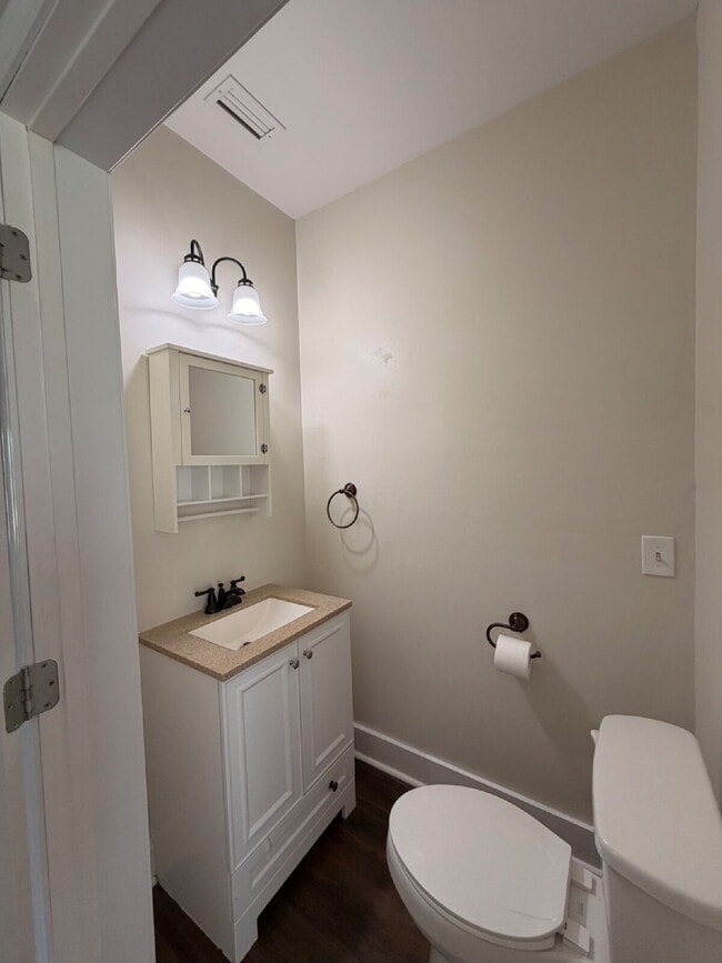 Building Photo - 1316 Broad St