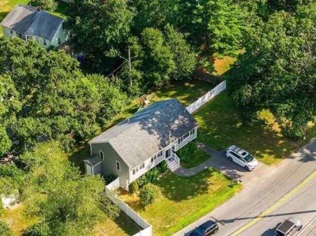 Building Photo - 96 Kilmer Ave