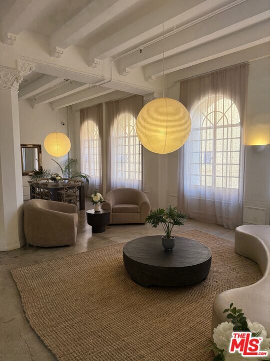 Building Photo - 5217 Hollywood Blvd