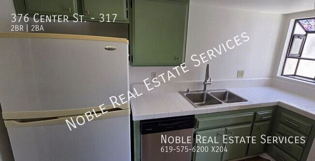 Building Photo - 376 Center St