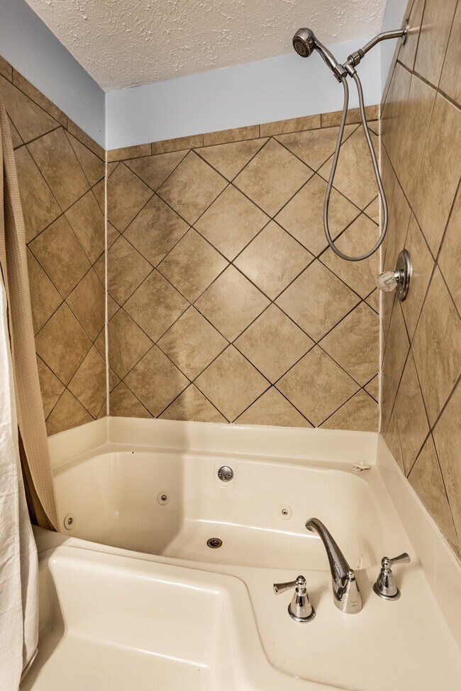 Building Photo - 7757 Kemble Ct