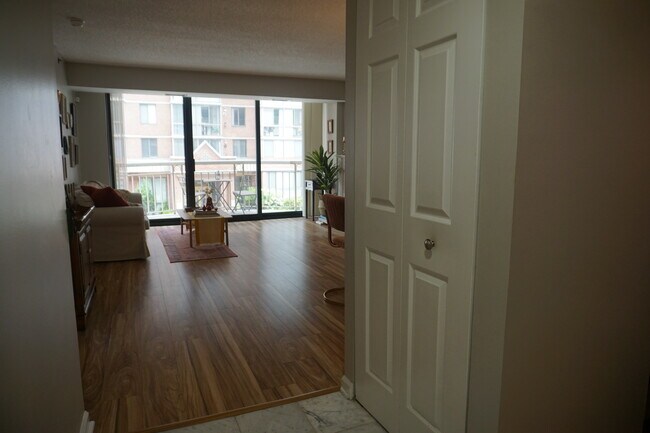 Building Photo - 1200 Braddock Pl