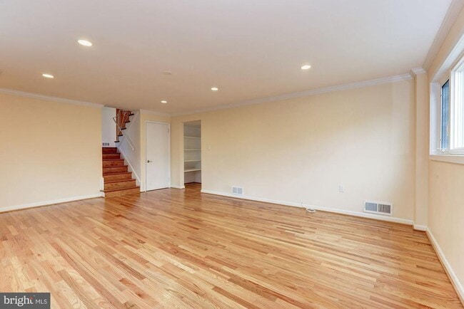 Building Photo - 9718 Holmhurst Rd