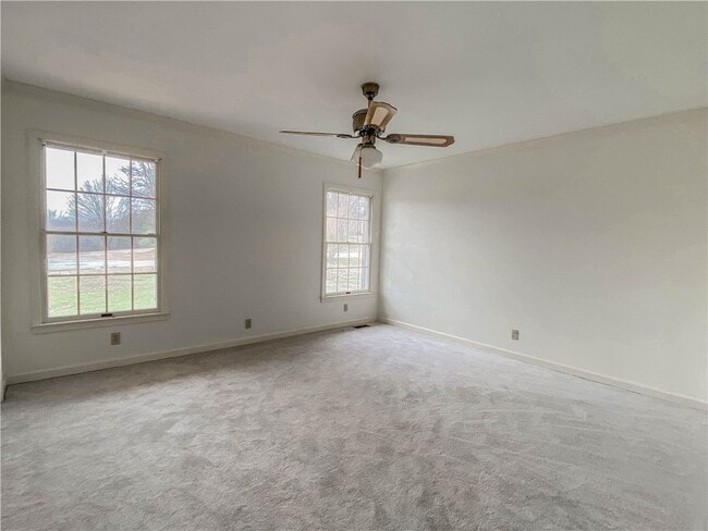 Building Photo - 255 Starritt Ln