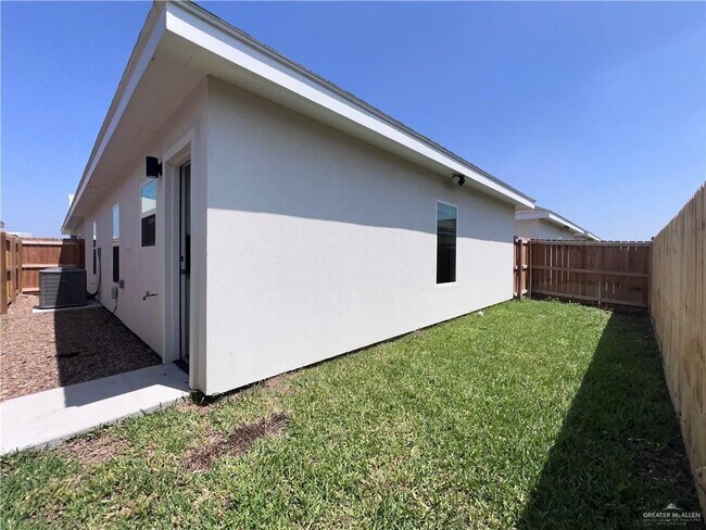 Building Photo - 3008 W Driftwood St