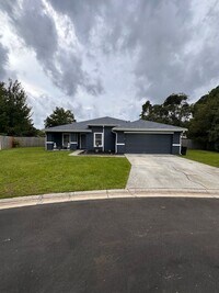 Building Photo - Charming 3-Bedroom Home with Fenced Yard