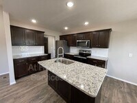 Building Photo - 223 W Canterbury Ln
