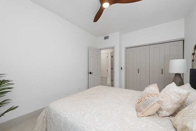 Building Photo - 502 Via Del Oro Dr
