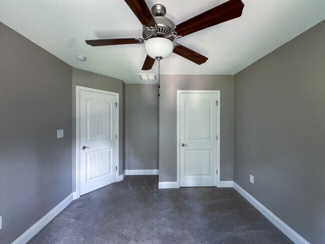 Building Photo - Beautiful 4 Bed 2.5 Bath Home in North Fayetteville