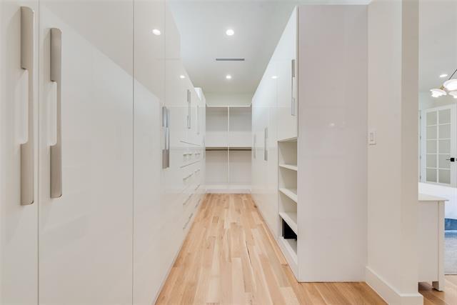 Building Photo - 6411 Royal Ln