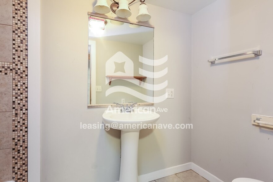 Building Photo - 30 Forest Dr