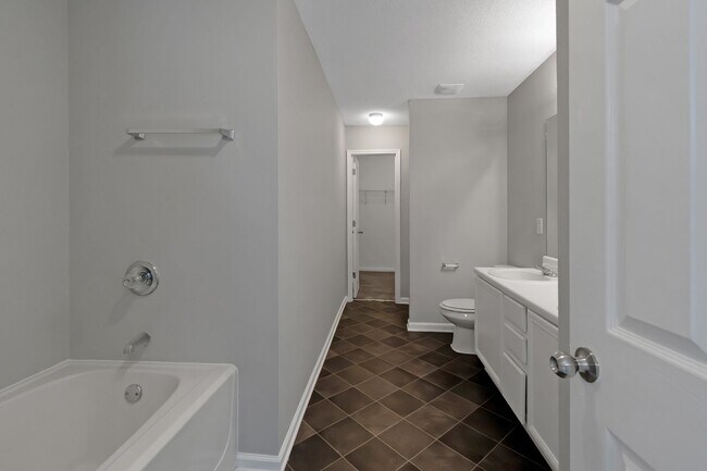 Building Photo - 4 Bedroom 3 bath Gorgeous Home