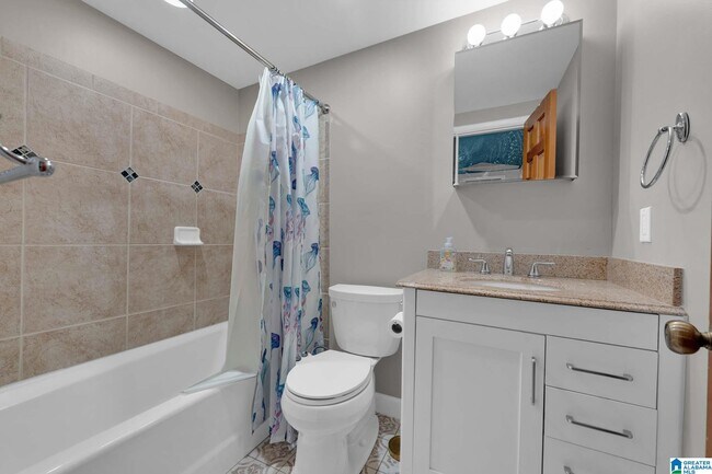 Building Photo - 373 Laredo Dr