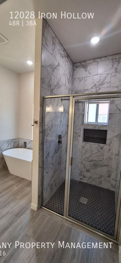 Building Photo - 12028 Iron Holw St