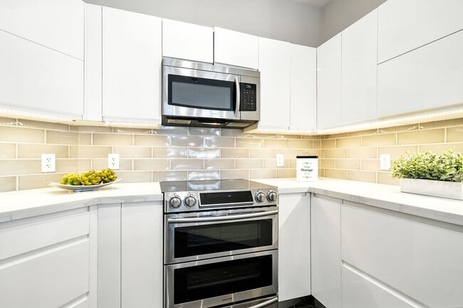 Building Photo - Spacious Andante Top-Floor 2/2 Condo Available Now!