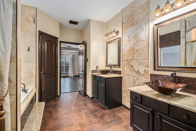 Building Photo - 4508 Biscayne Bend Ln