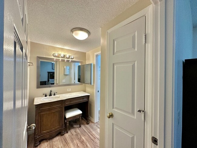 Building Photo - 1 bedroom unit at The Links in Haile Plant...