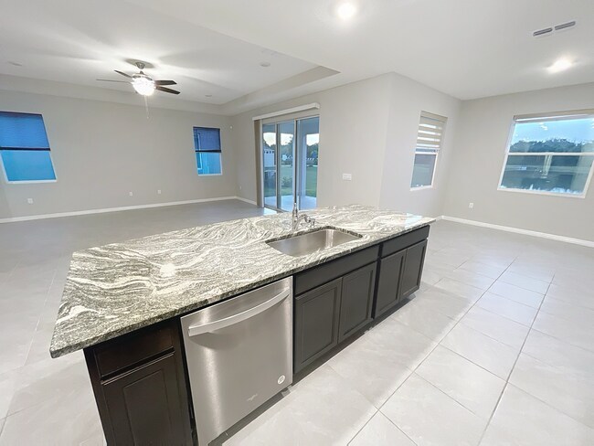 Building Photo - 13014 Willow Grove Dr