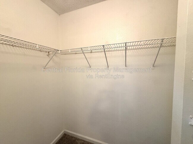 Building Photo - 658 Elwood St