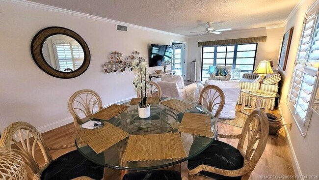 Building Photo - 911 SW South River Dr