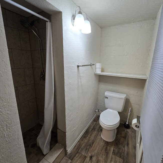 Building Photo - Cozy 1 BR, 1 Bath Casita