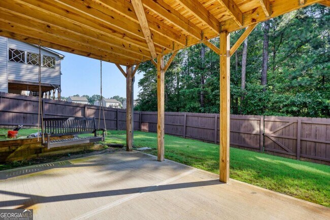 Building Photo - 227 Evergreen Way