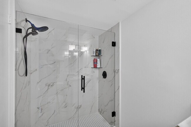 Building Photo - 1208 Marine Way